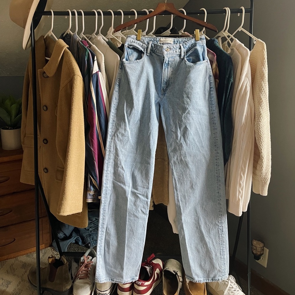 Curve Love High Rise 90s Relaxed Jean, size 27 extra long, light wash
